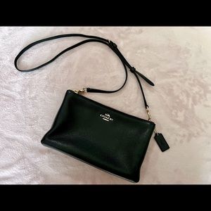 Coach Lyla Crossbody in Pebble Leather-LIKE NEW 🤩